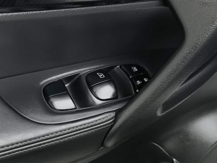 Фото 9 - Nissan X-Trail