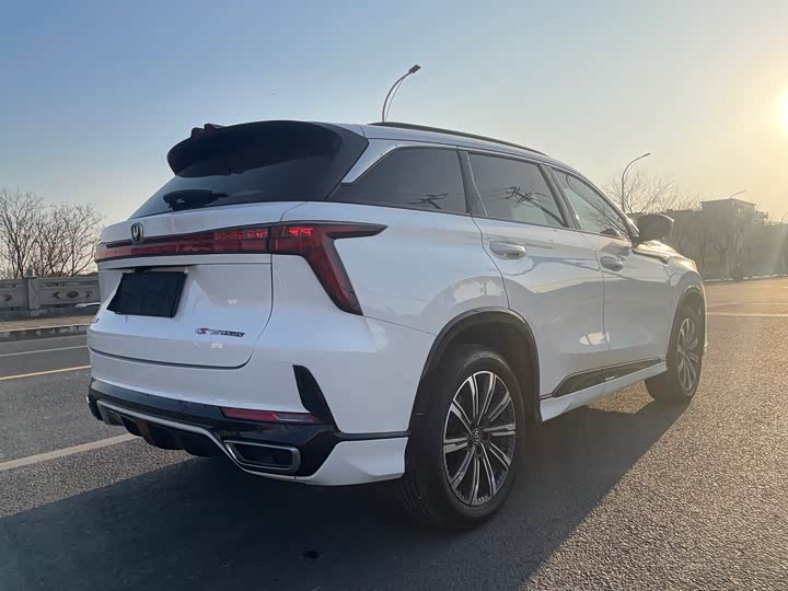 Фото 9 - Changan CS75 Plus