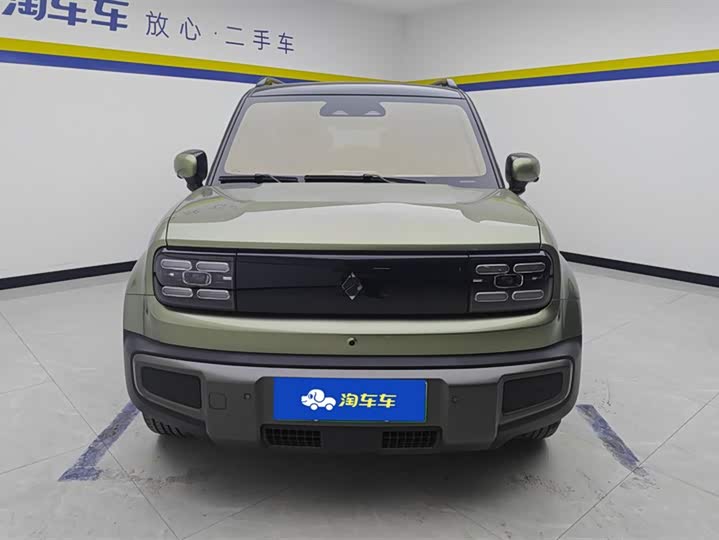 Photo 2 - Baojun Yep Plus