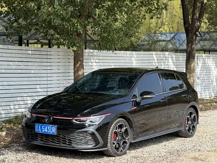 Photo 1 - Volkswagen Golf GTI