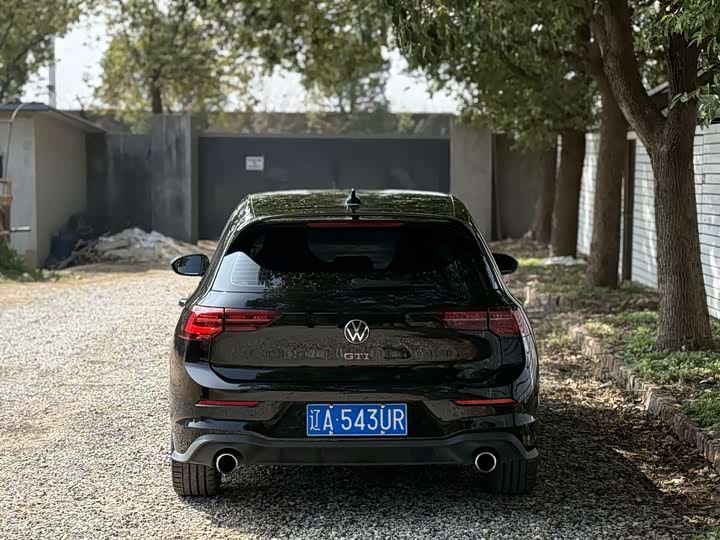 Photo 5 - Volkswagen Golf GTI