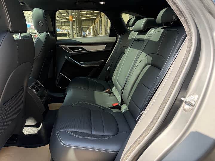 Фото 4 - Jaguar F-Pace