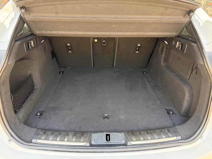 Фото 6 - Jaguar F-Pace