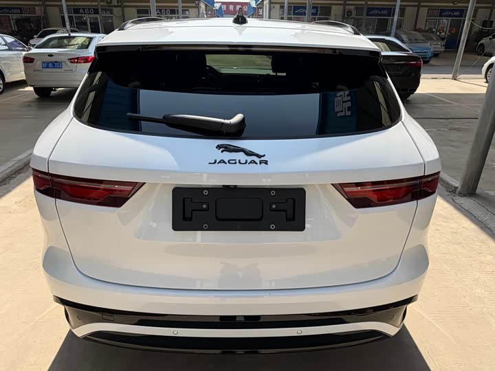 Фото 9 - Jaguar F-Pace