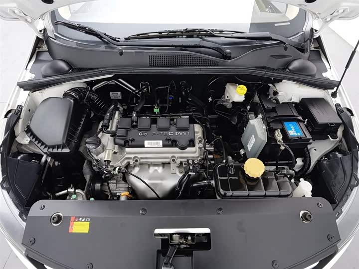 Photo 6 - Baojun 310W