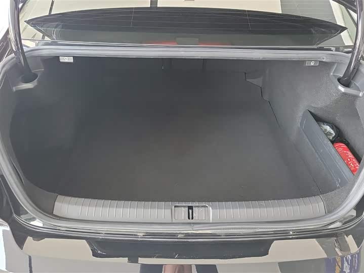 Photo 4 - Volkswagen Magotan