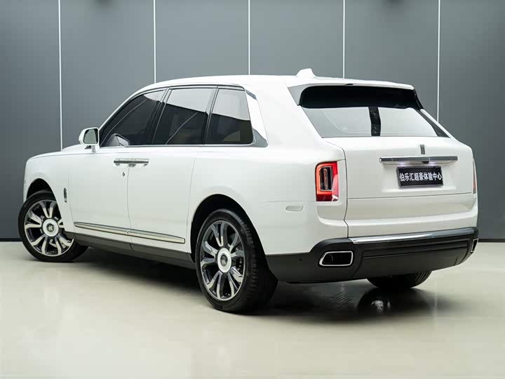 Фото 4 - Rolls-Royce Cullinan