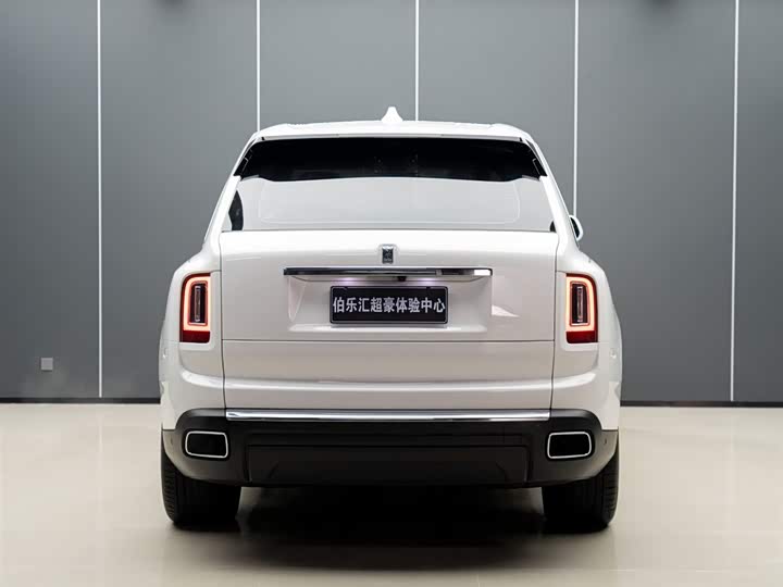 Фото 6 - Rolls-Royce Cullinan