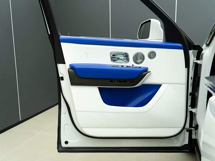 Фото 7 - Rolls-Royce Cullinan