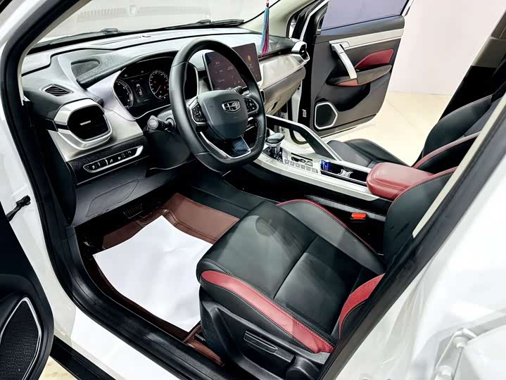 Фото 4 - Geely Coolray