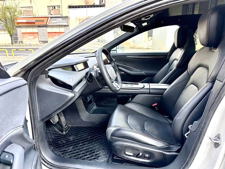 Фото 9 - Xiaomi SU7