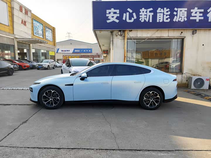 Фото 3 - XPeng P7