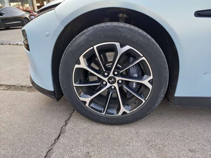 Фото 7 - XPeng P7