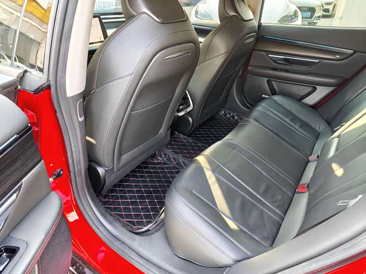 Фото 9 - XPeng P7