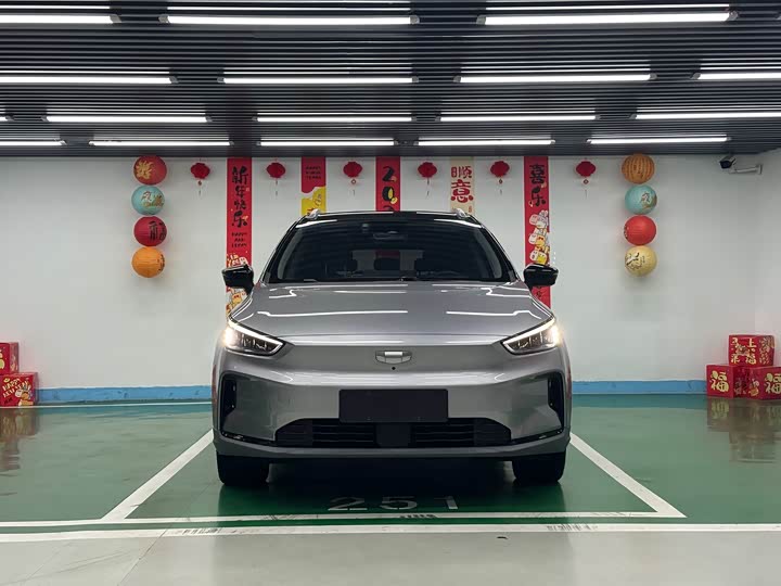 Фото 2 - Geely Geometry C