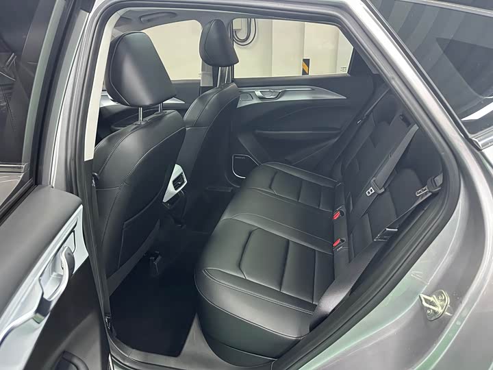 Фото 9 - Geely Geometry C