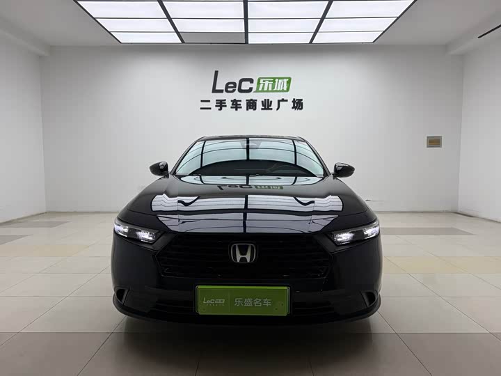 Фото 2 - Honda Accord Hybrid