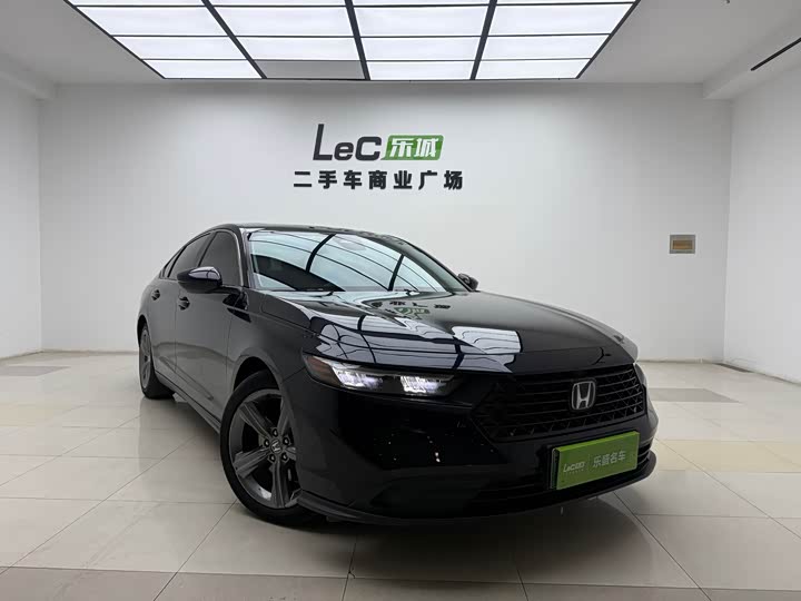 Фото 3 - Honda Accord Hybrid