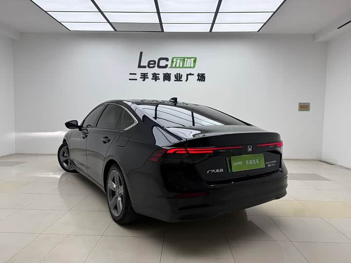 Фото 4 - Honda Accord Hybrid