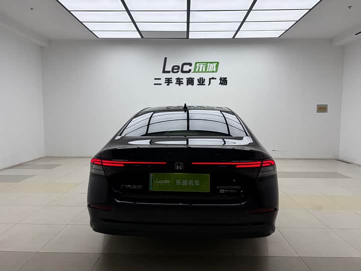 Фото 6 - Honda Accord Hybrid