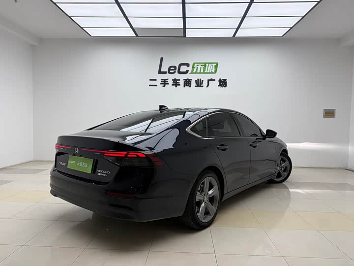 Фото 7 - Honda Accord Hybrid