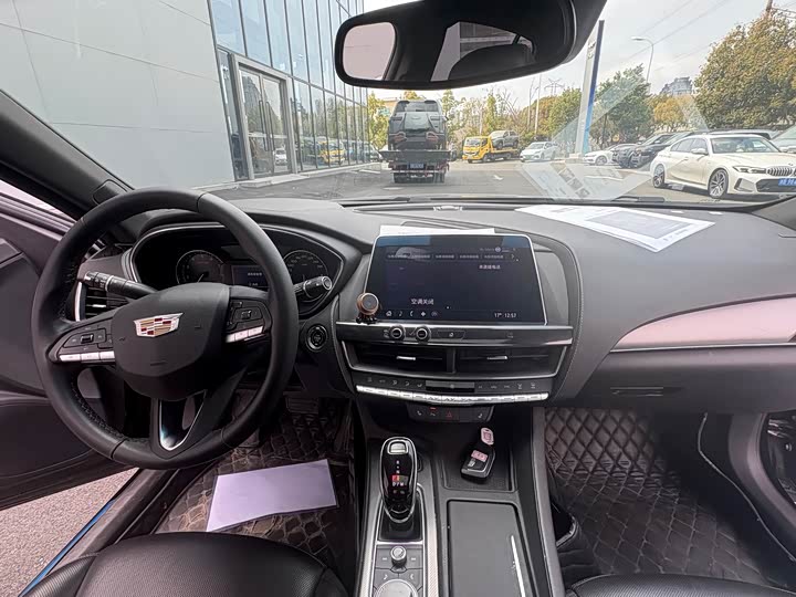 Фото 8 - Cadillac CT5