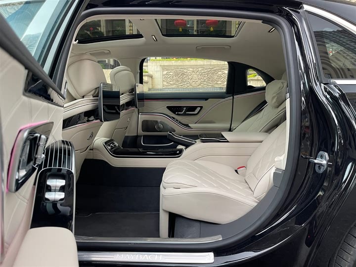 Фото 15 - Mercedes-Benz Maybach S-Class