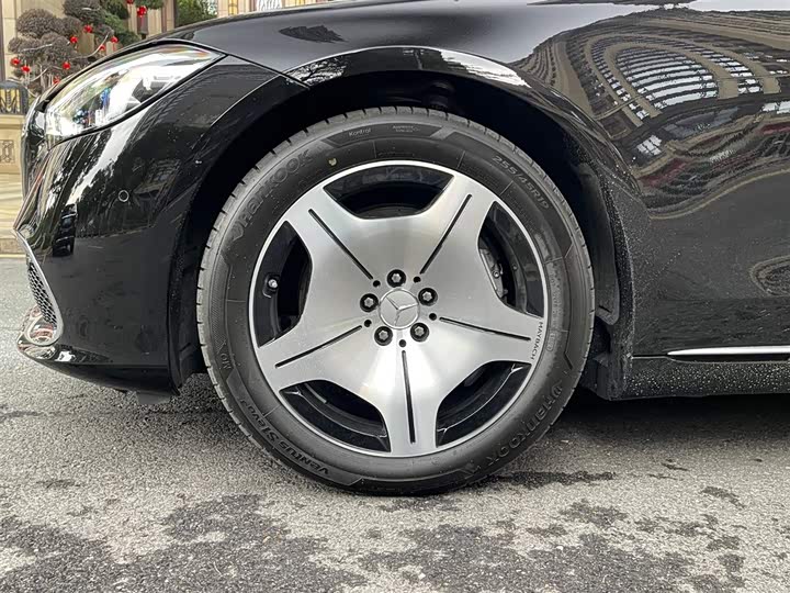 Фото 4 - Mercedes-Benz Maybach S-Class