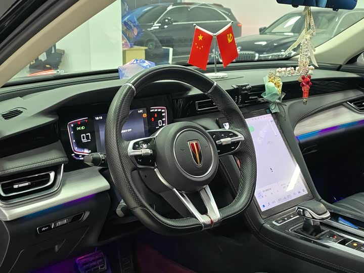 Фото 4 - Hongqi H5