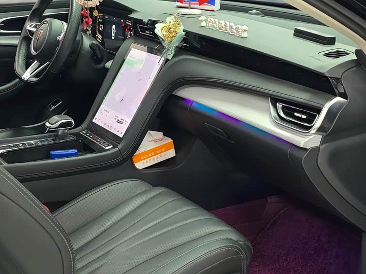 Фото 7 - Hongqi H5