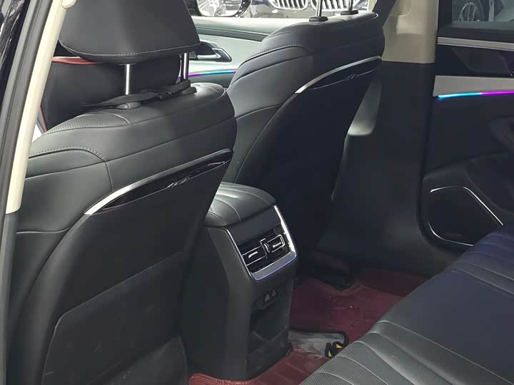 Фото 8 - Hongqi H5