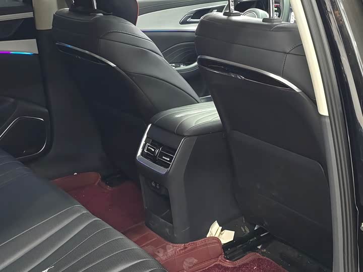 Фото 9 - Hongqi H5