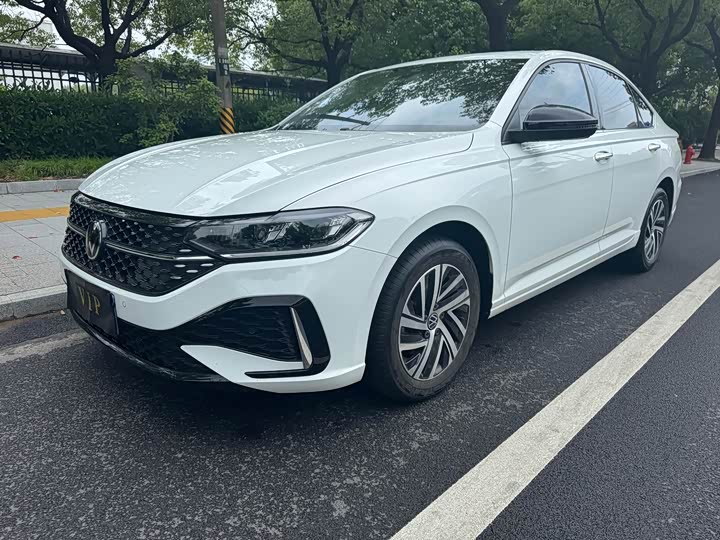 Фото 1 - Volkswagen Lavida