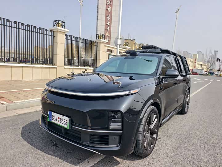 Фото 1 - LiXiang L8