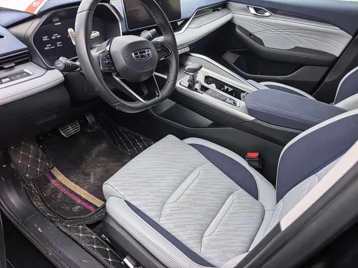 Фото 4 - Geely Preface