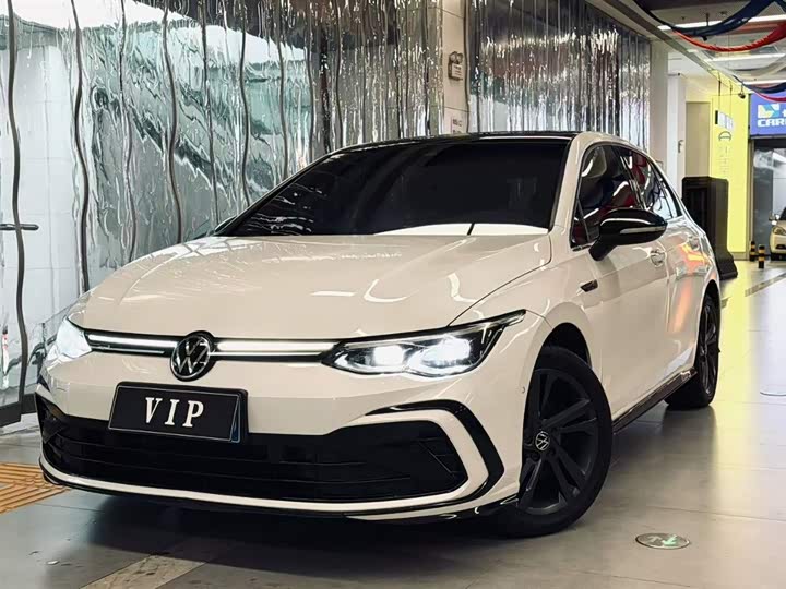 Фото 1 - Volkswagen Golf