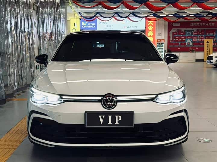 Фото 2 - Volkswagen Golf