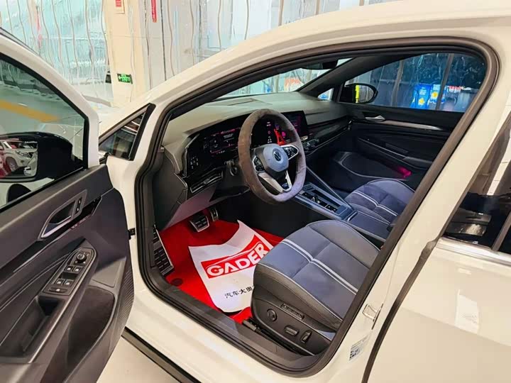 Фото 4 - Volkswagen Golf