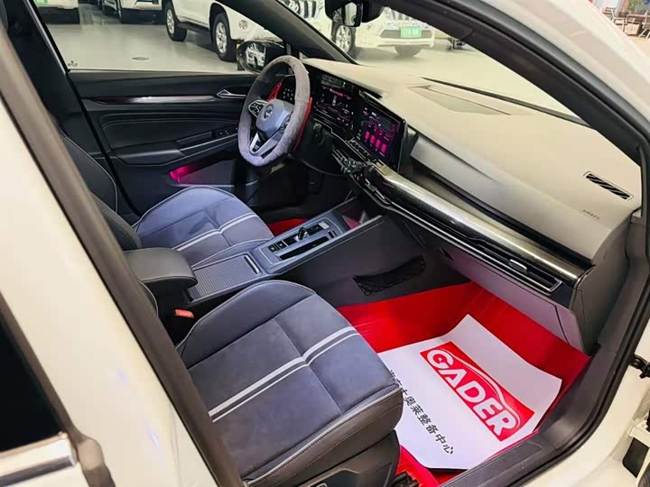 Фото 5 - Volkswagen Golf