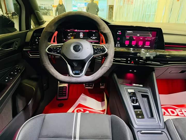 Фото 7 - Volkswagen Golf