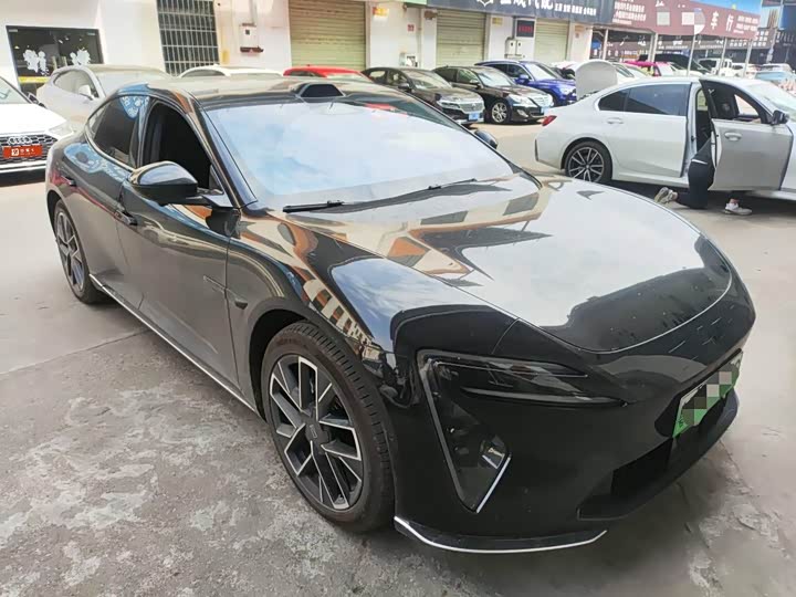 Фото 2 - Avatr 06