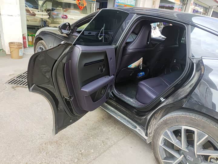 Фото 6 - Avatr 06