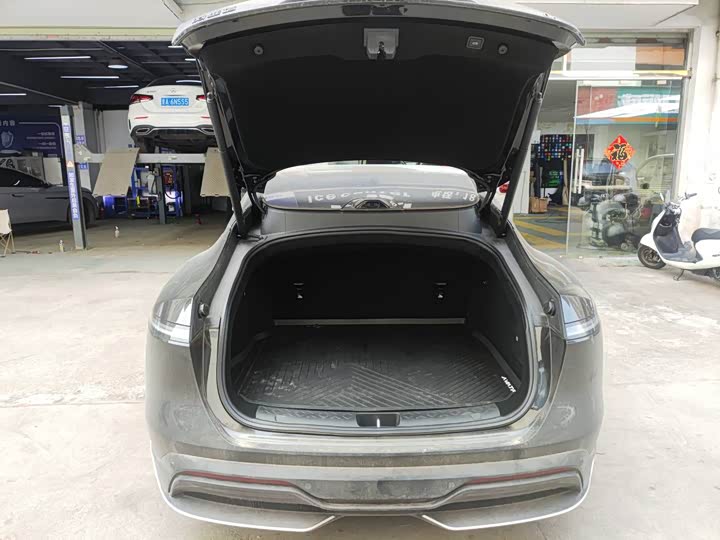 Фото 9 - Avatr 06