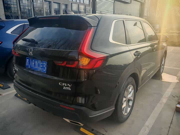 Photo 2 - Honda CR-V