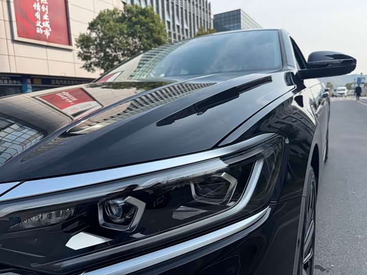 Фото 2 - Volkswagen Passat