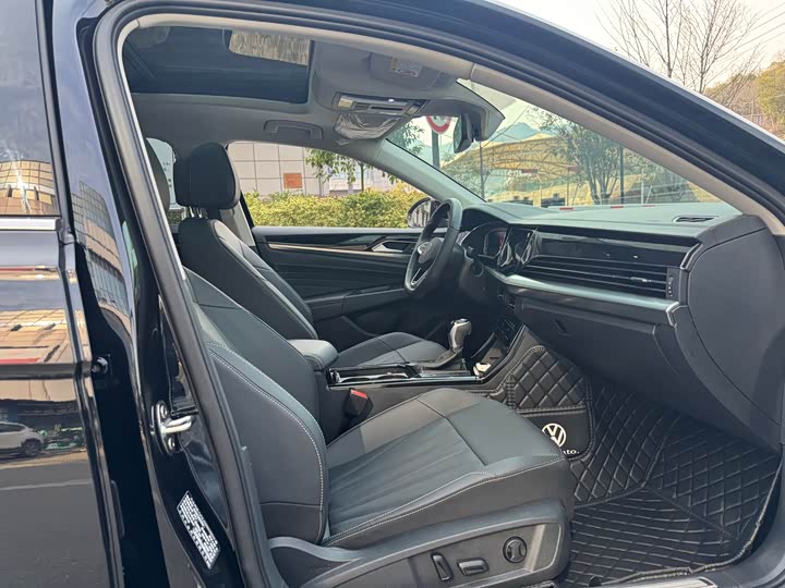 Фото 8 - Volkswagen Passat