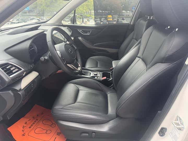 Фото 4 - Subaru Forester