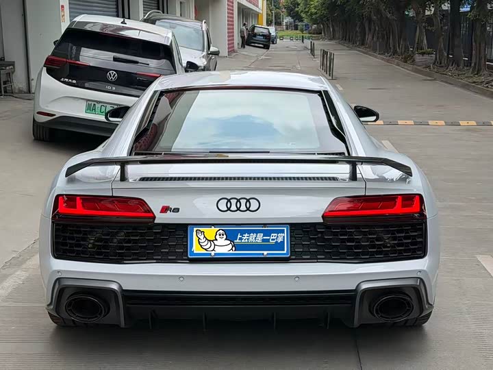 Фото 3 - Audi R8
