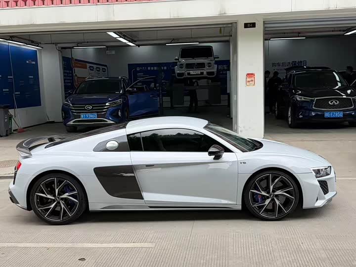 Фото 4 - Audi R8