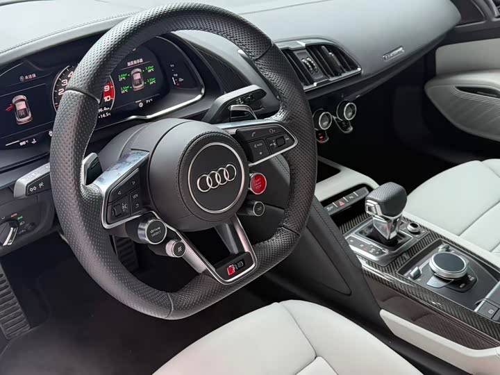 Фото 5 - Audi R8